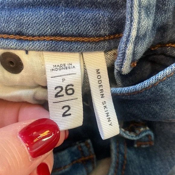 Loft size 2 petite skinny jeans - Picture 4 of 4